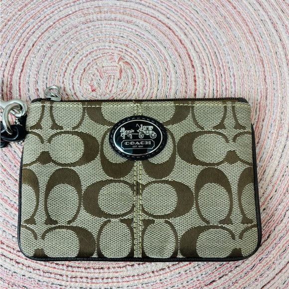 Vintage Coach Khaki & Brown Signature Jacquard Wristlet w Stagecoach Badge - Picture 8 of 12